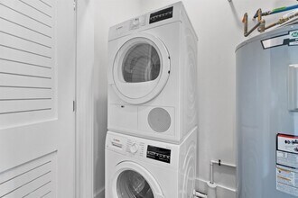 250 Ave E in Bayonne, NJ - Building Photo - Building Photo