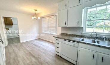 5151 Vivid Dr SW in Stone Mountain, GA - Building Photo - Building Photo