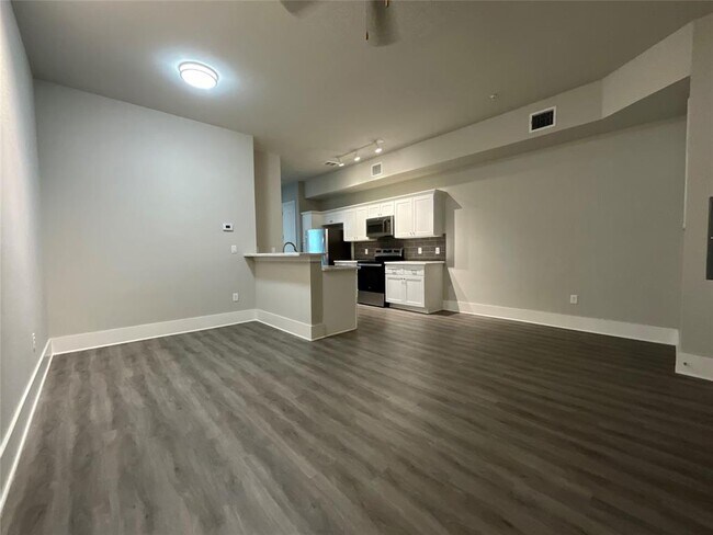property at 2727 Houston Ave