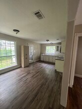 411 College Street in Canton, TX - Building Photo - Building Photo