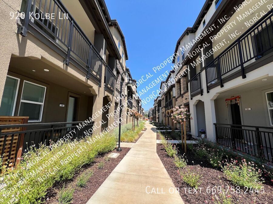 920 Kolbe Ln in Morgan Hill, CA - Building Photo