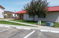 Sierra Vista Apartments in Ontario, OR - Foto de edificio - Building Photo