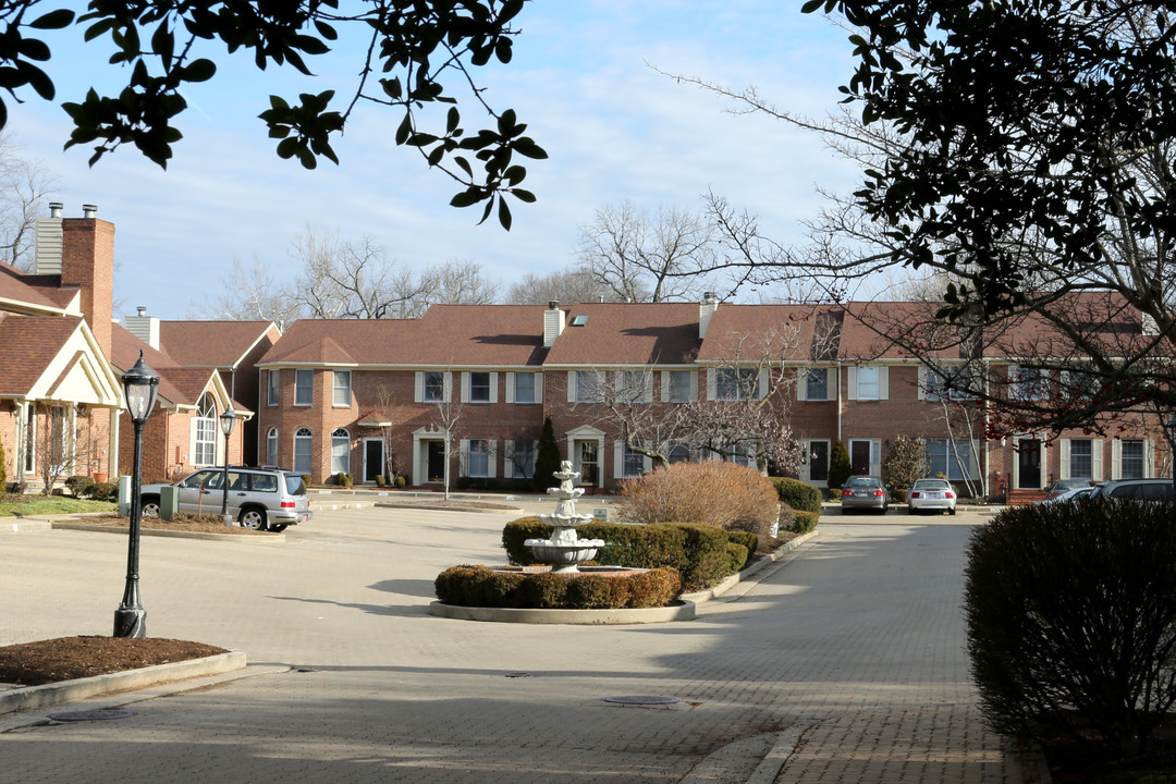 Opra House Square in Lexington, KY - Building Photo