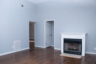 98 Kaye Vue Dr in Hamden, CT - Building Photo - Building Photo