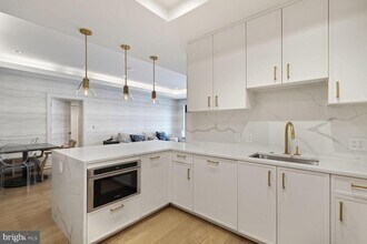 8551 Connecticut Ave in Chevy Chase, MD - Building Photo - Building Photo