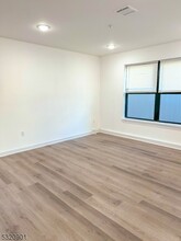 279 12th Ave-Unit -1 in Paterson, NJ - Foto de edificio - Building Photo