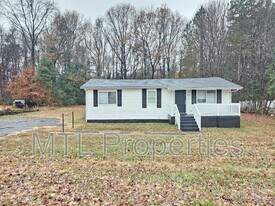 6521 Rumple Rd in Charlotte, NC - Building Photo