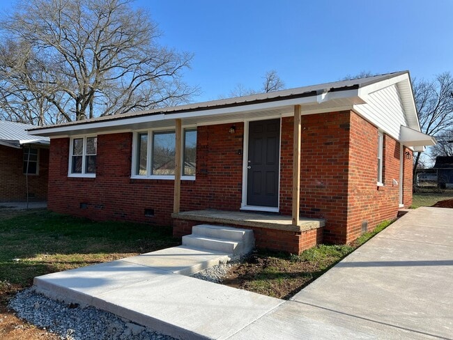 520 Marion Ave in Florence, AL - Building Photo - Building Photo