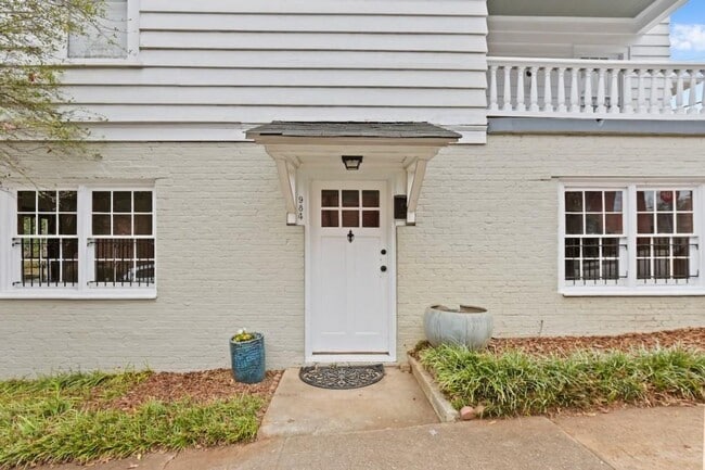 property at 984 Los Angeles Ave NE