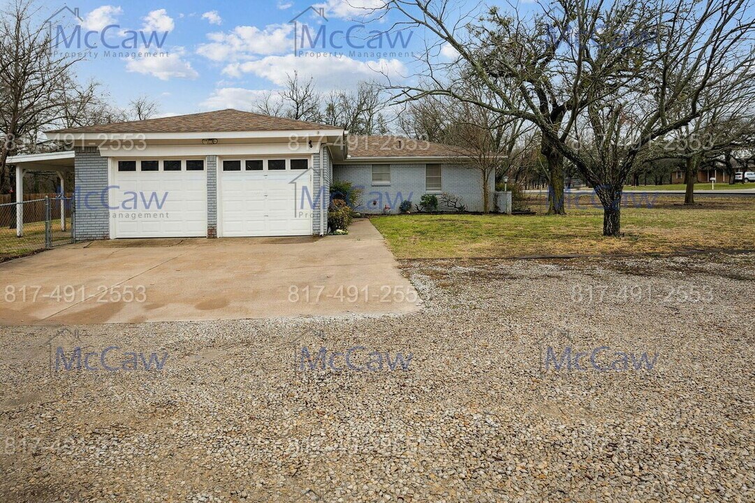 223 Annetta Rd in Willow Park, TX - Building Photo