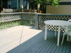 164 Bowen St, Unit 1 in Boston, MA - Foto de edificio - Building Photo