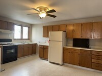 46 Holten St, Unit #1 in Peabody, MA - Foto de edificio - Building Photo