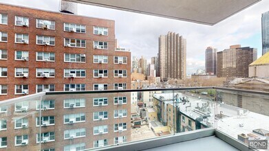237 E 34th St in New York, NY - Building Photo - Building Photo