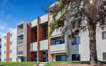 Charmarine East & West Apartments