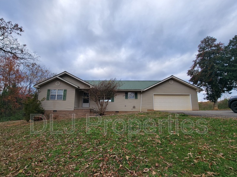 340 Piney Rd in Kodak, TN - Building Photo