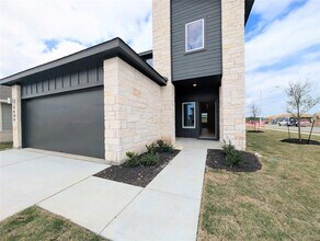 9400 Oxbow Strap Dr in Austin, TX - Building Photo - Building Photo