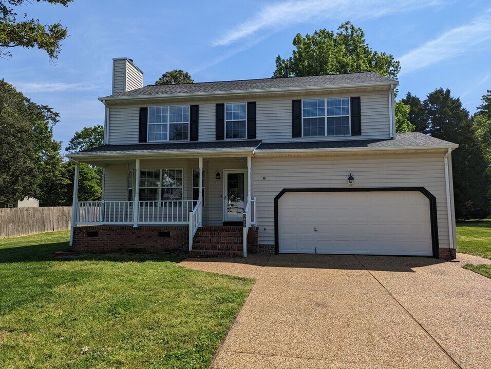 3417 Indian Path in Williamsburg, VA - Building Photo