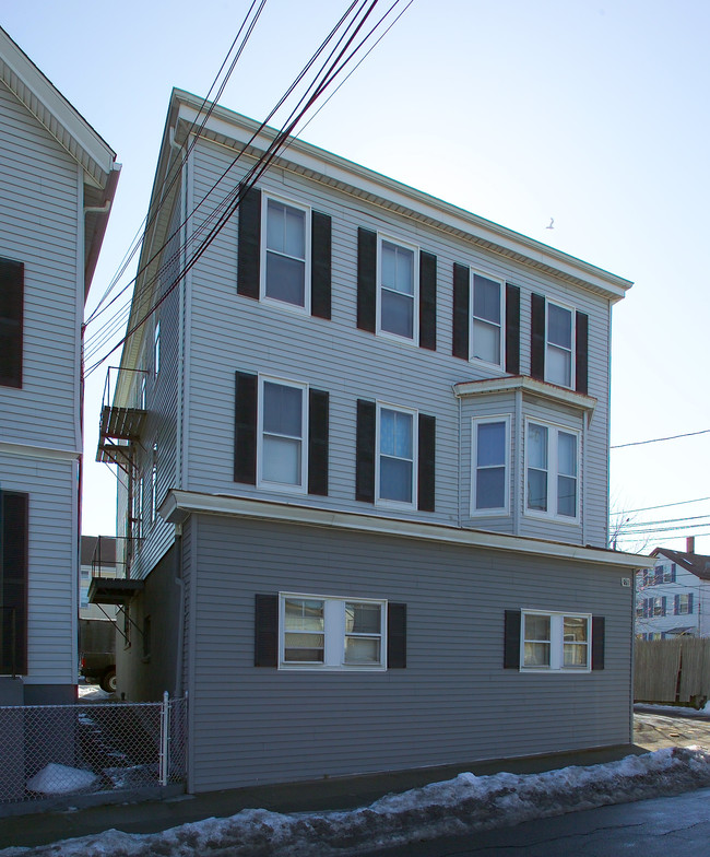 276 4th St in Fall River, MA - Building Photo - Building Photo