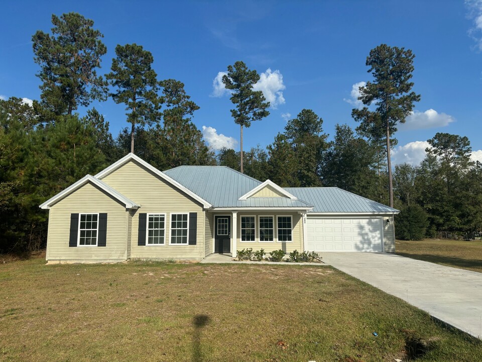 245 Abigail Cir in Ellabell, GA - Building Photo