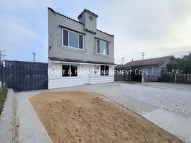 3311 C Platt Ave in Lynwood, CA - Building Photo