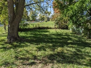 1301 Sunset Dr in Champaign, IL - Building Photo - Building Photo