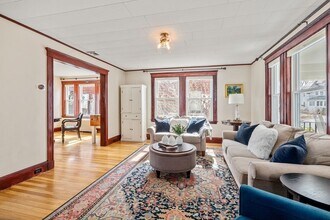 56 Wyman Rd in Braintree, MA - Foto de edificio - Building Photo