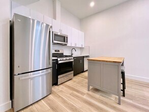 375 Monmouth St in Jersey City, NJ - Building Photo - Building Photo