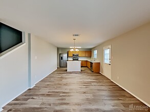 206 Cornell Dr in Forney, TX - Foto de edificio - Building Photo