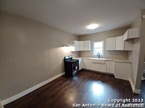 1515 Montana St in San Antonio, TX - Building Photo - Building Photo