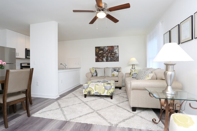 Mueller Crossing in Austin, TX - Building Photo - Interior Photo