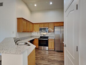 7856 S Splinter Way in Tucson, AZ - Building Photo - Building Photo