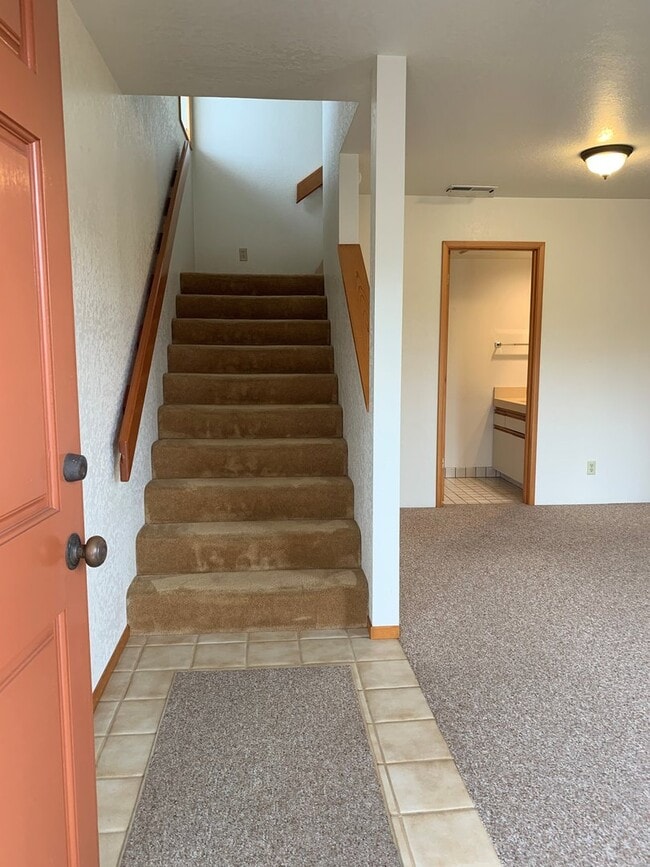686 Ocean Ave in Monterey, CA - Building Photo - Building Photo