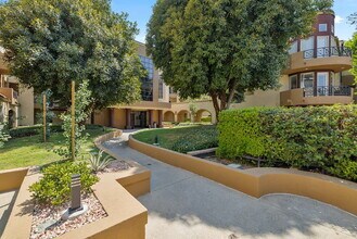 Regency at Encino in Encino, CA - Building Photo - Building Photo