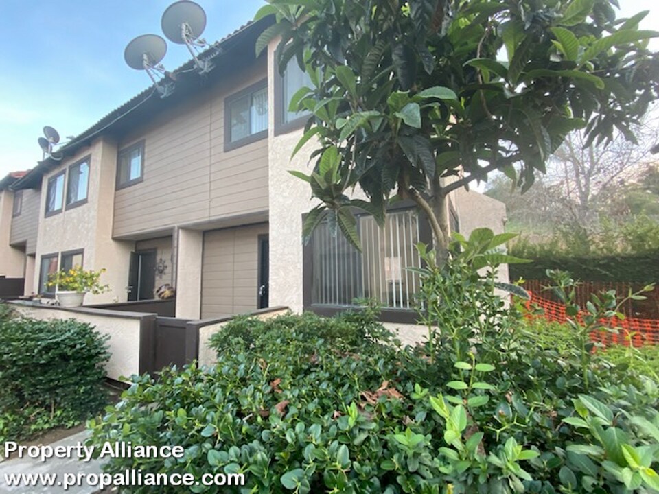 955 Postal Way-Unit -#7 in Vista, CA - Building Photo
