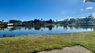 3696 Barbizon Cir N in Jacksonville, FL - Building Photo - Building Photo