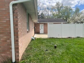 6519 Lake O Springs Ave NW in Canton, OH - Building Photo - Building Photo