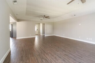 2662 S Woodloch St in Conroe, TX - Building Photo - Building Photo