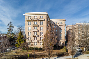 Northbrook Condominium I in Washington, DC - Foto de edificio - Primary Photo