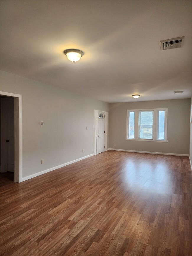 7 Rose St, Unit 7 Rose st in East Hartford, CT - Building Photo - Building Photo