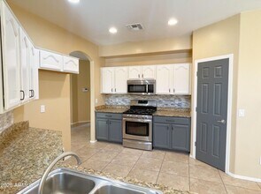 10269 W Los Gatos Dr in Peoria, AZ - Foto de edificio - Building Photo