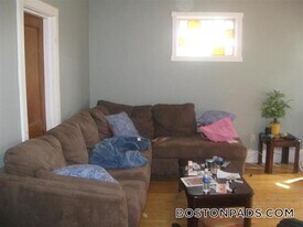 229 Harvard St, Unit 4 in Cambridge, MA - Building Photo