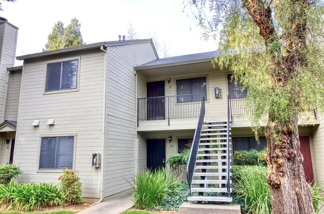 9127 Newhall Dr in Sacramento, CA - Building Photo - Building Photo