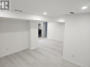 31 Fairlin Dr in Toronto, ON - Building Photo - Building Photo