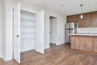 1214 NW Yorktown Dr in Waukee, IA - Building Photo - Building Photo