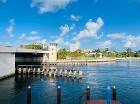 55 NE Spanish Trail in Boca Raton, FL - Building Photo