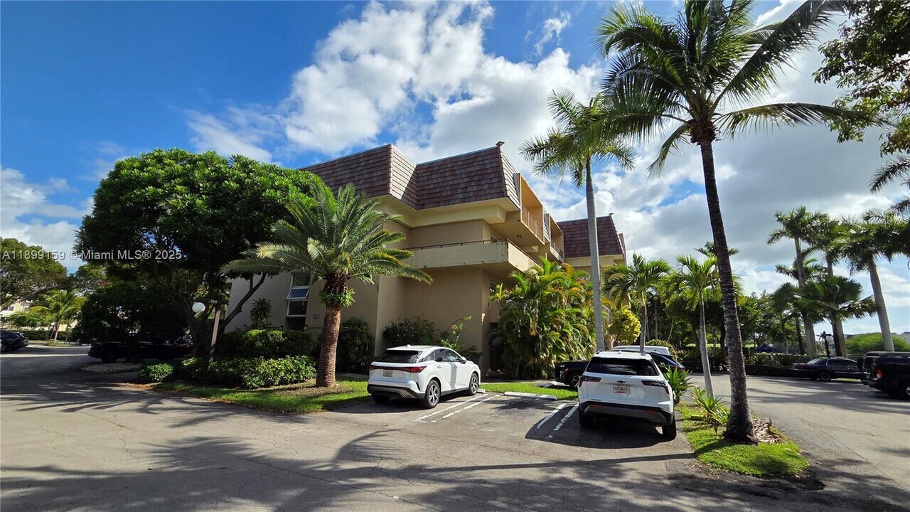 7900 Camino Cir in Miami, FL - Building Photo