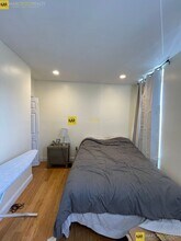 21 Maverick St, Unit Maverick St in Boston, MA - Foto de edificio - Building Photo