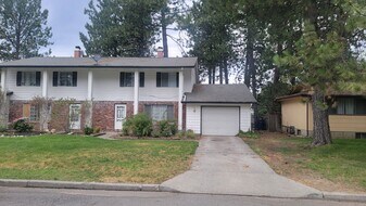 11403 E 29th Ave in Spokane Valley, WA - Building Photo