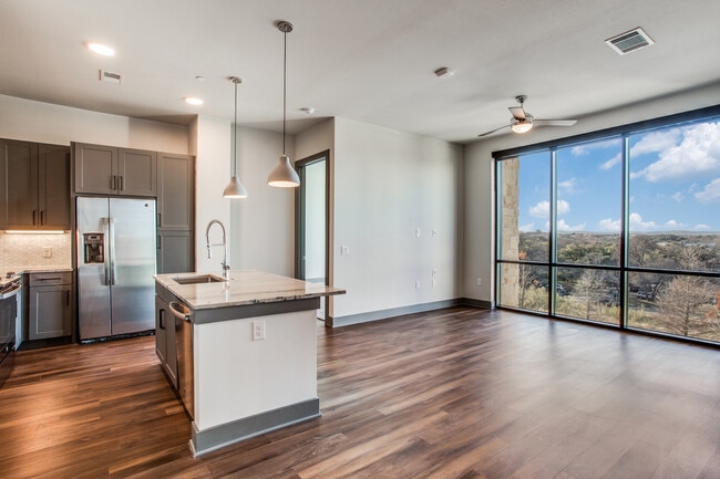 Aura Thirty2 in Austin, TX - Building Photo - Building Photo