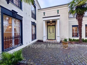 1980 SW Terrace Dr in Portland, OR - Building Photo - Building Photo